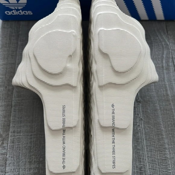 Adidas Adilette 22 UNISEX Sandal Men's Size 8/Women's SIZE 9.5 Brand New In Box - Picture 8 of 8